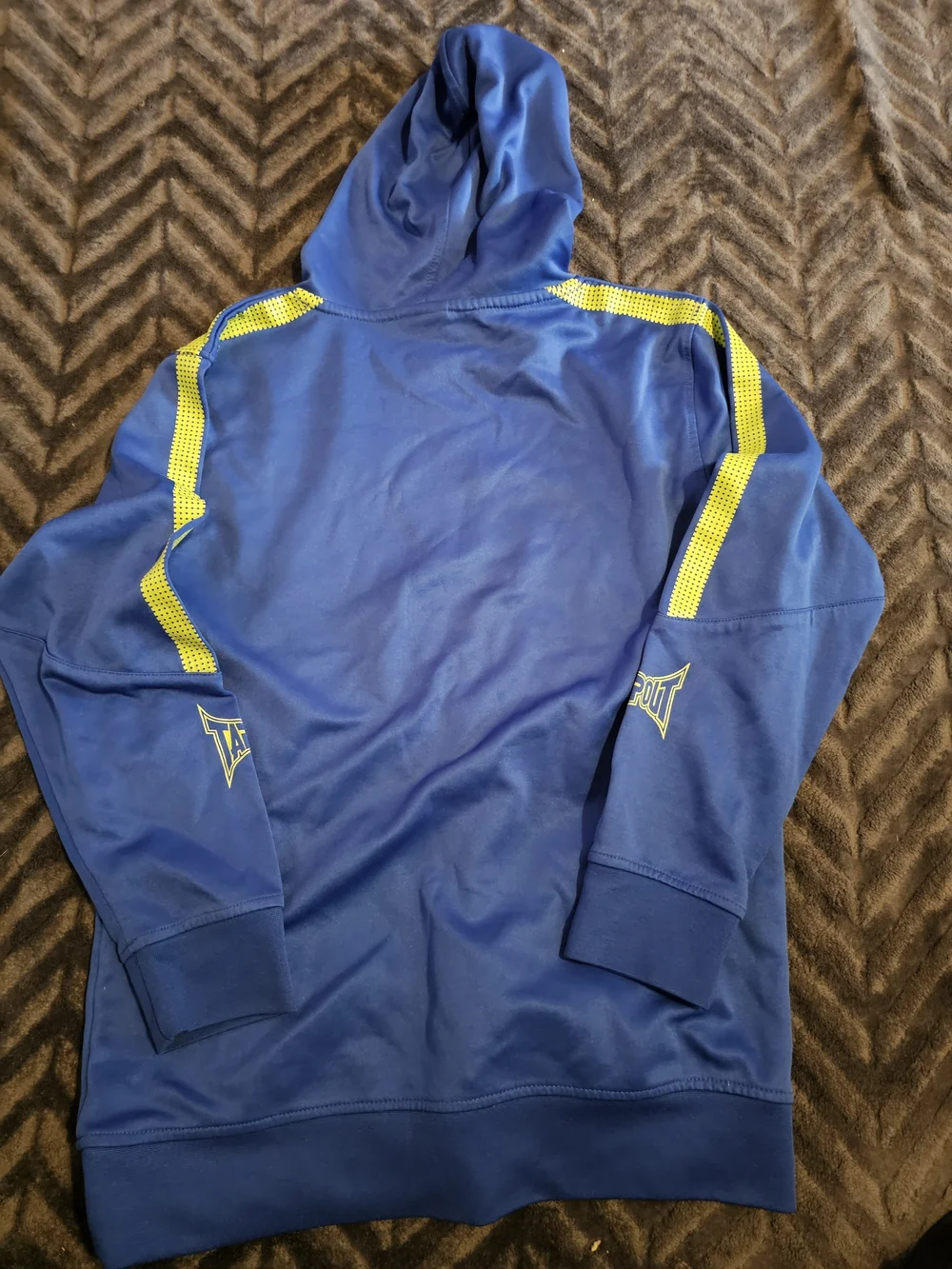Tapout Boys Blue Performance Hoodie Neon Yellow Logo Pullover Sweatshirt XL